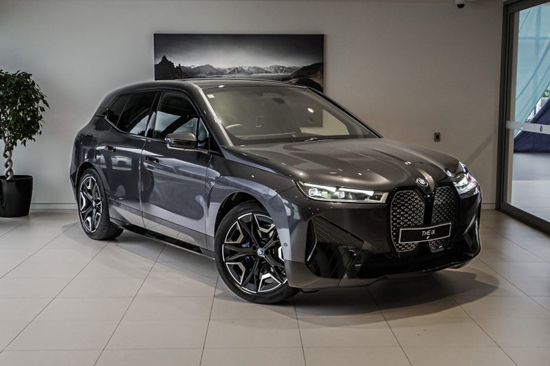 2025 BMW iX xDrive50 image 1