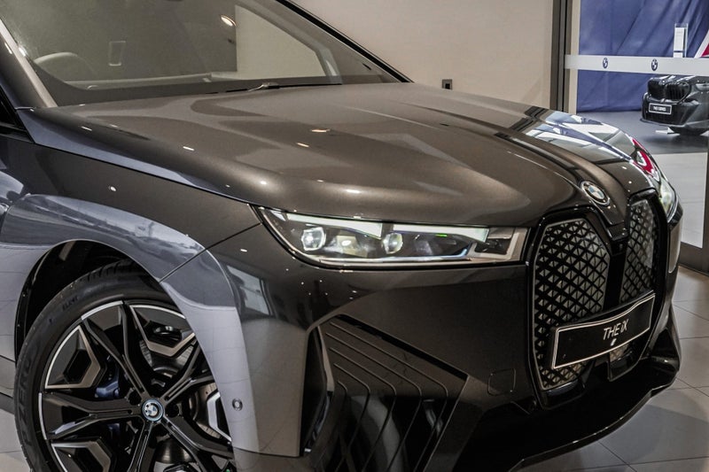 2025 BMW iX xDrive50 image 3