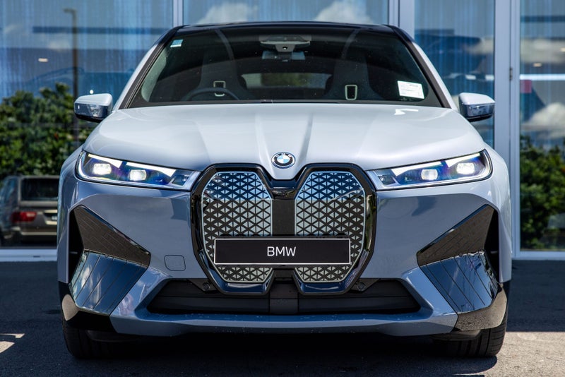2025 BMW iX xDrive50 image 2