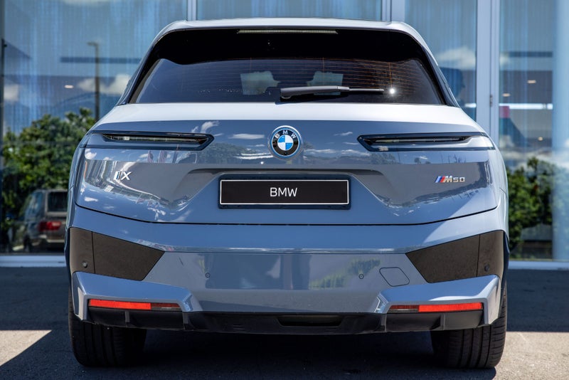 2025 BMW iX xDrive50 image 3