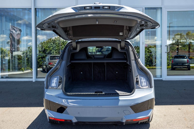 2025 BMW iX xDrive50 image 4