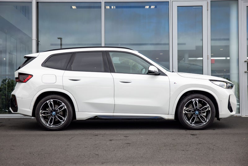 2025 BMW iX1 ix1 xDrive30 image 4