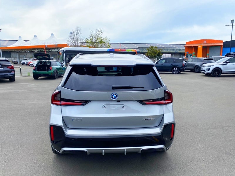 2025 BMW iX1 XDRIVE 30 - M Sport image 4