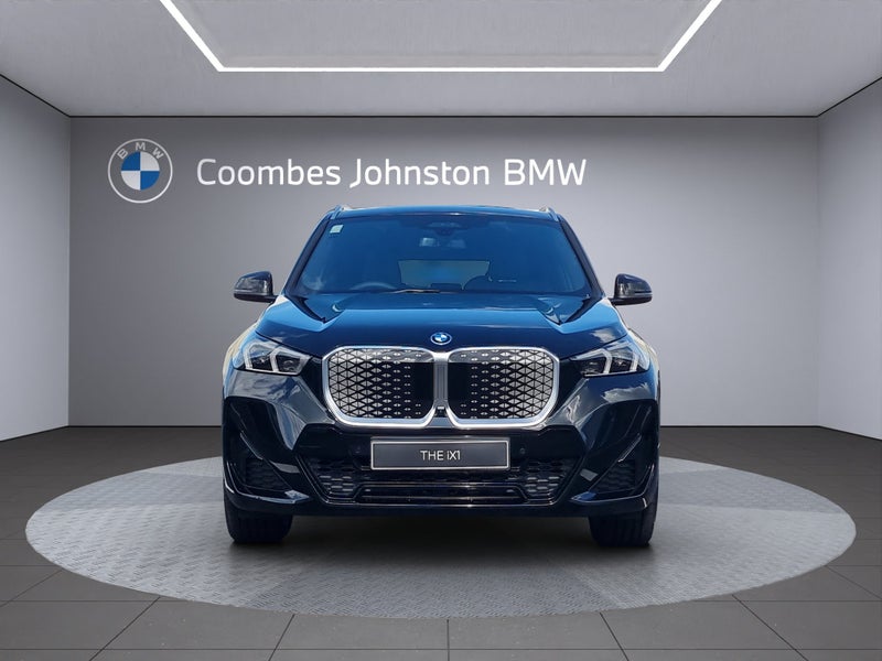 2025 BMW iX1 xDrive 30 M sport image 2