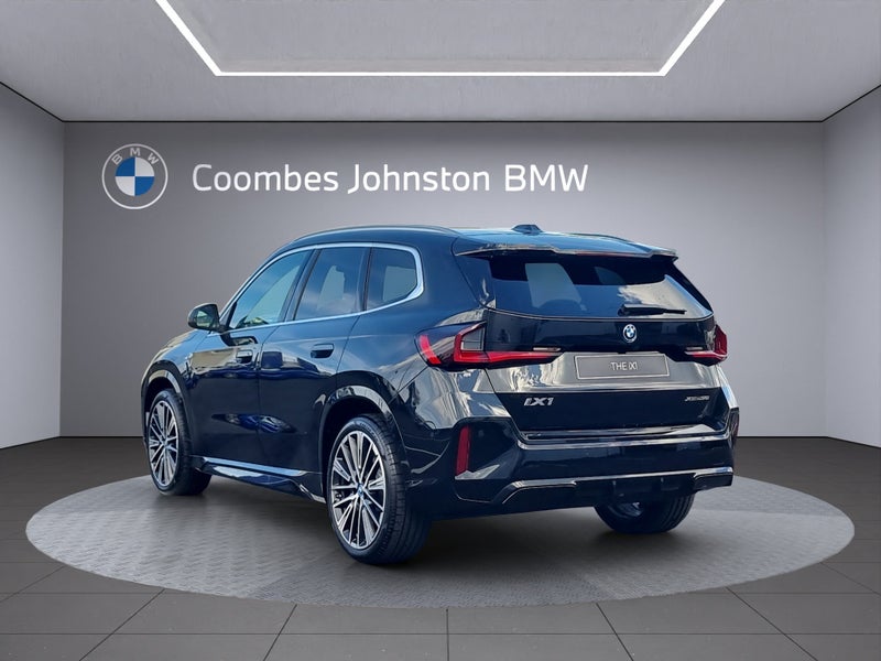 2025 BMW iX1 xDrive 30 M sport image 4