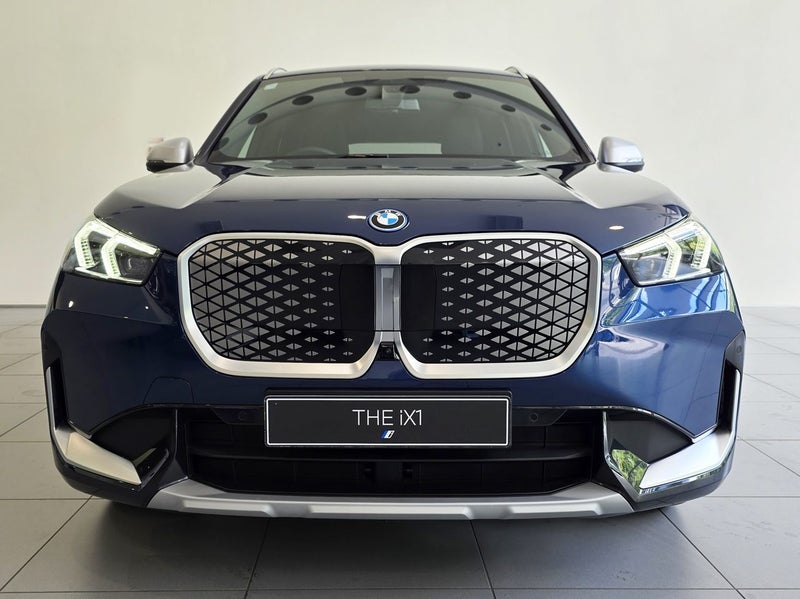 2025 BMW iX1 xDrive30 image 2