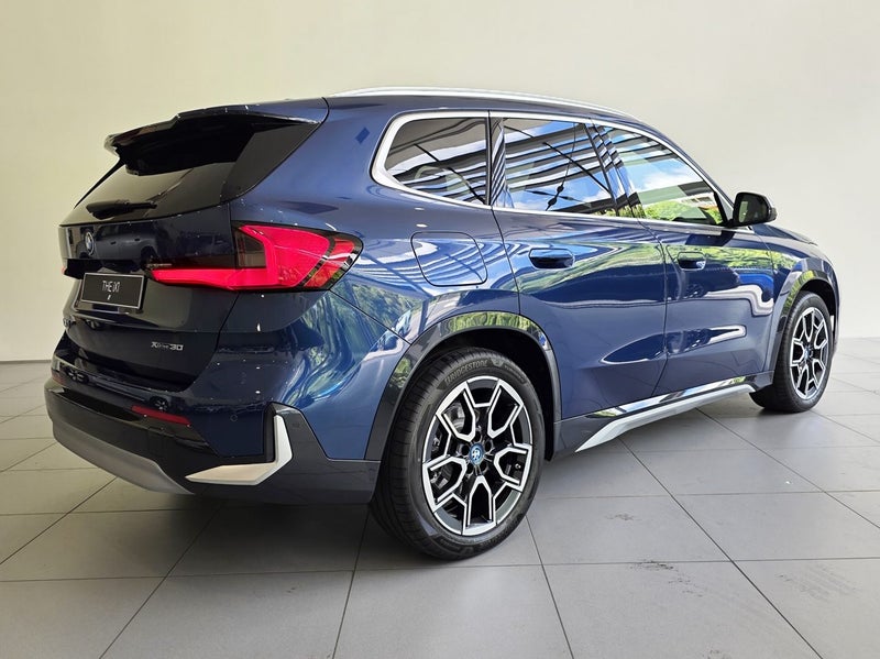 2025 BMW iX1 xDrive30 image 4