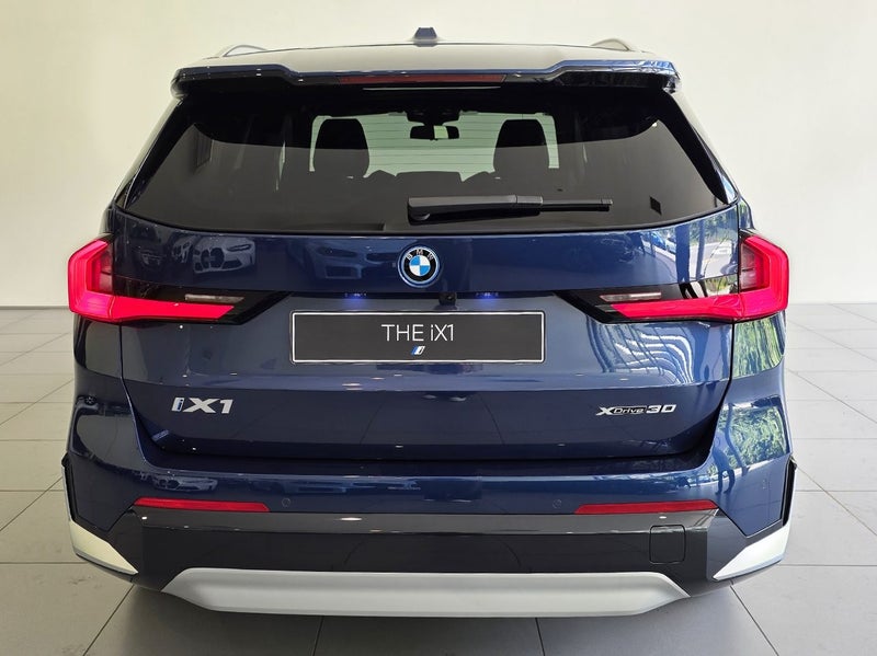 2025 BMW iX1 xDrive30 image 5