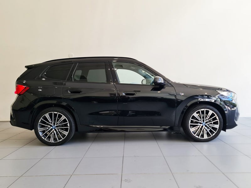2025 BMW iX1 xDrive30 image 3