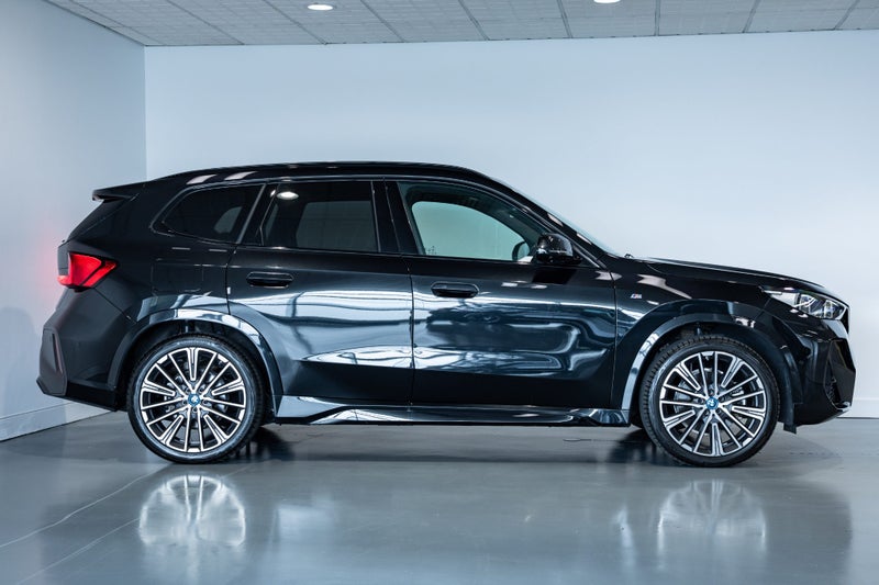 2025 BMW iX1 xDrive30 image 5