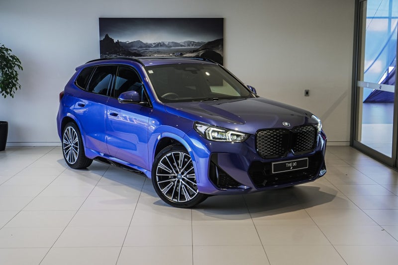 2025 BMW iX1 xDrive30 image 1