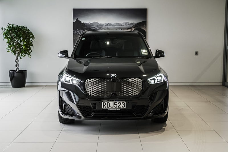 2025 BMW iX1 xDrive30 image 4