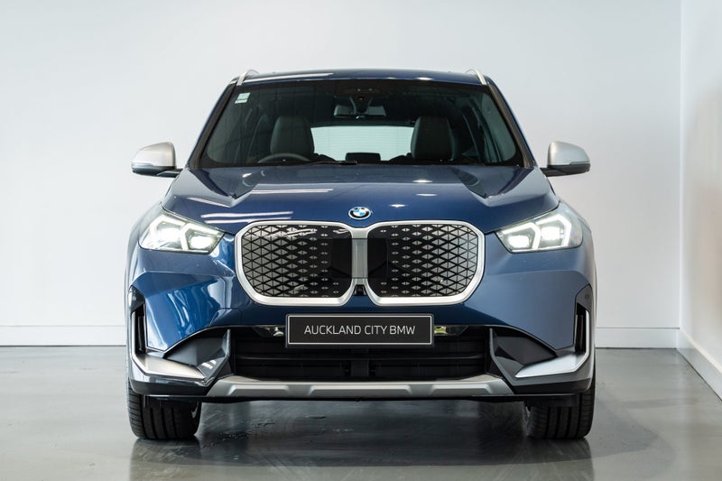 2025 BMW iX1 xDrive30 image 3