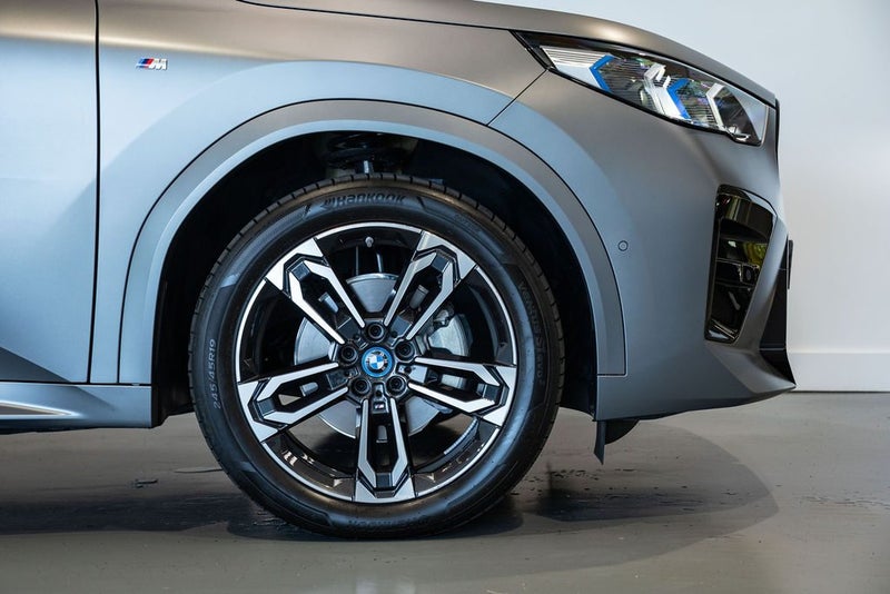 2025 BMW iX2 iX2 eDrive 20 image 4