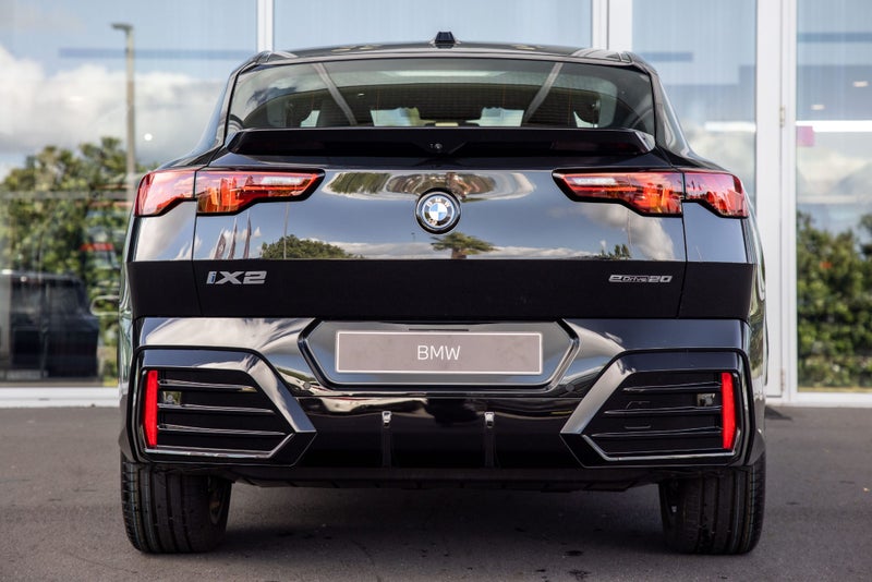 2025 BMW iX2 ix2 edrive20 image 3