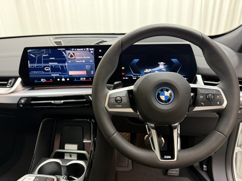 2025 BMW iX2 iX2 eDrive20 Motorsport image 5