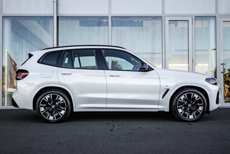 2025 BMW iX3 Ix3 M Sport image 3
