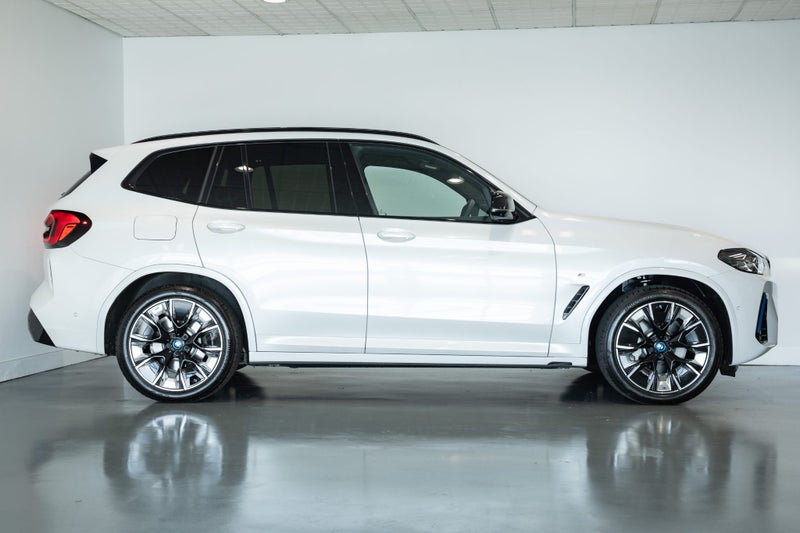 2025 BMW iX3 Ix3 M Sport image 3