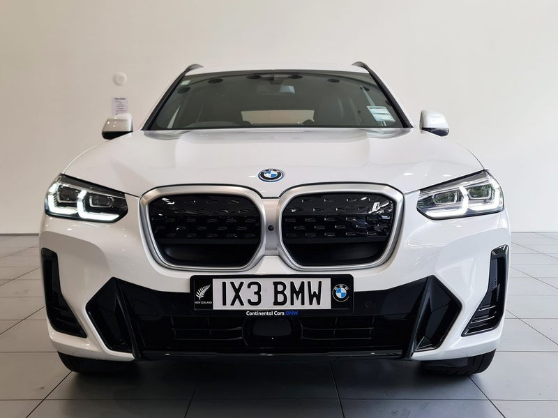 2025 BMW iX3 M Sport Impressive image 2
