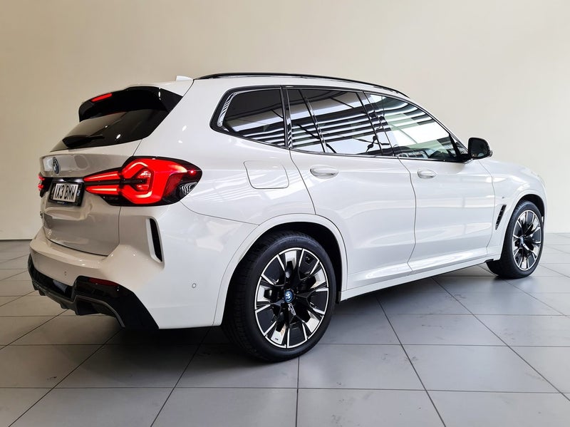2025 BMW iX3 M Sport Impressive image 4