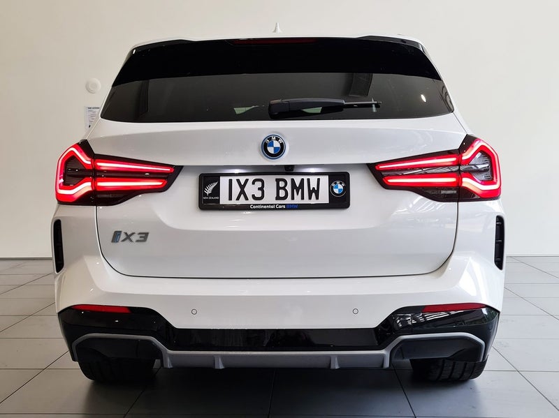 2025 BMW iX3 M Sport Impressive image 5