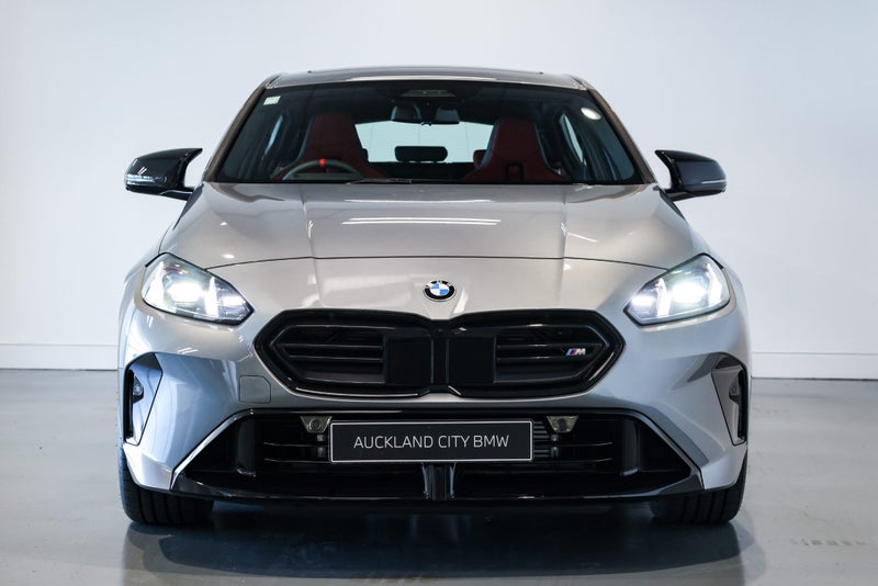 2025 BMW M135i Xdrive image 2