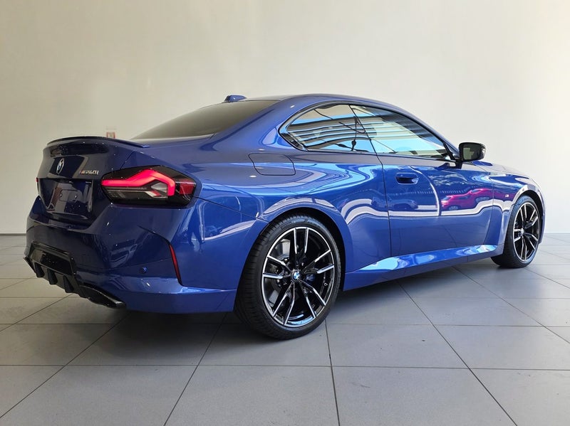 2025 BMW M240i xDrive Coupe image 4
