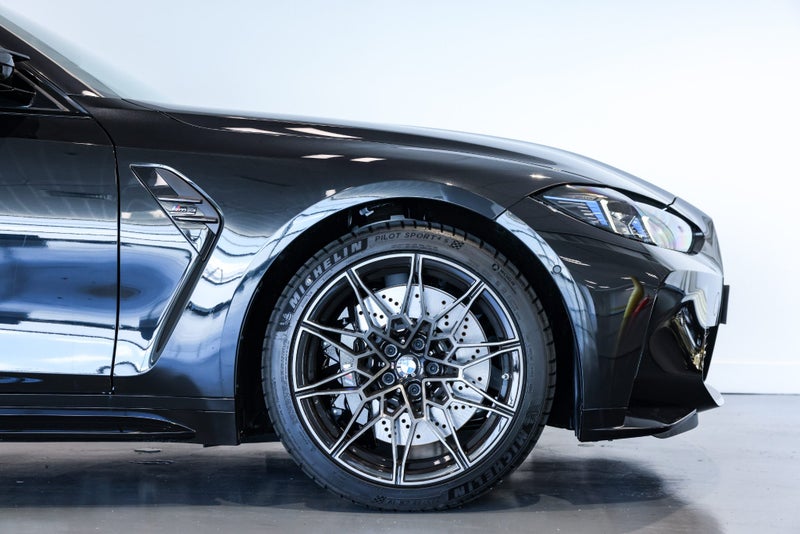 2025 BMW M3 Competition xDrive image 2