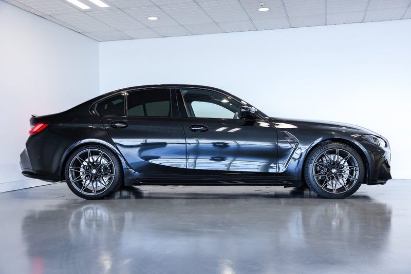 2025 BMW M3 Competition xDrive image 3