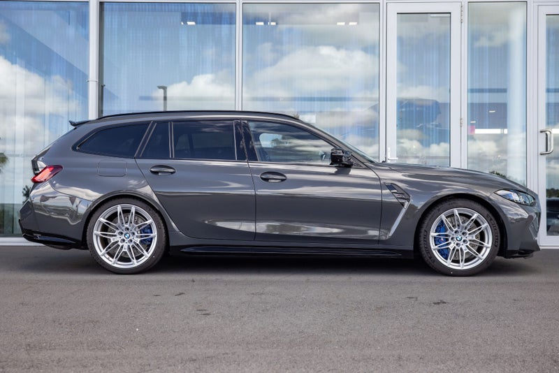 2025 BMW M3 M3 Competition Touring image 3