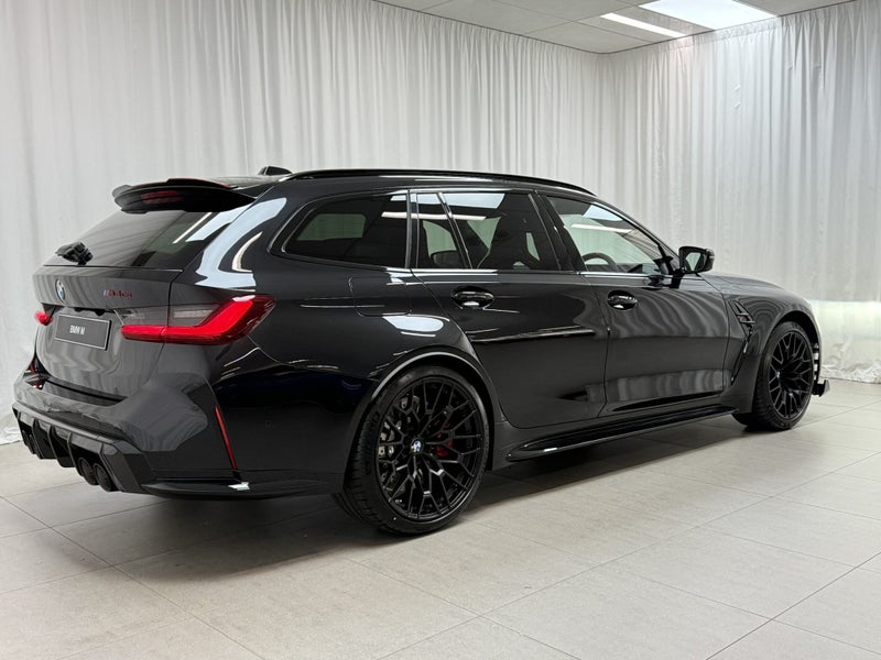 2025 BMW M3 M3 CS Touring image 3