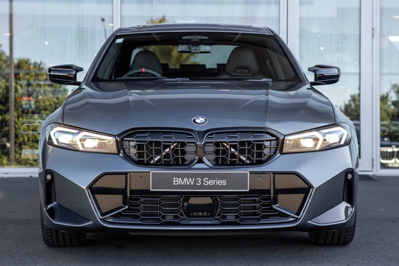 2025 BMW M340i 50th Anniversary Jahre Edition image 2