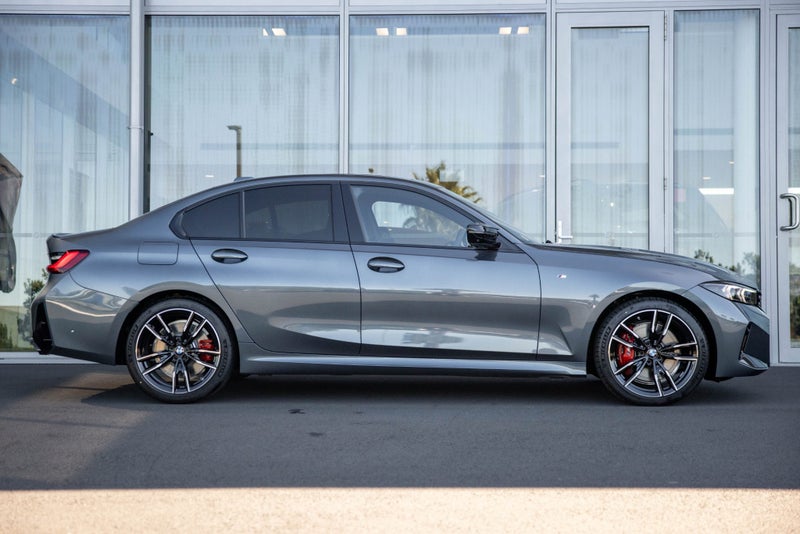 2025 BMW M340i 50th Anniversary Jahre Edition image 3