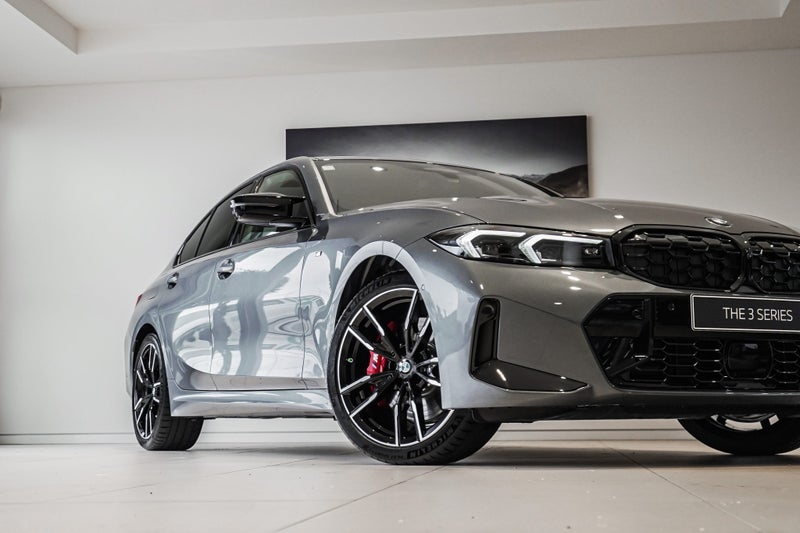 2025 BMW M340i xDrive Sedan image 2