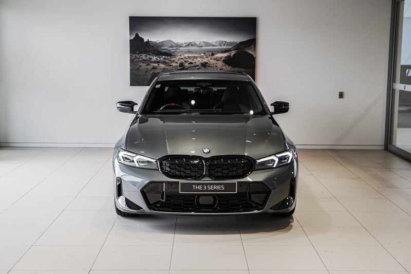2025 BMW M340i xDrive Sedan image 4