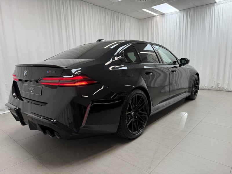 2025 BMW M5 M5 Sedan image 3