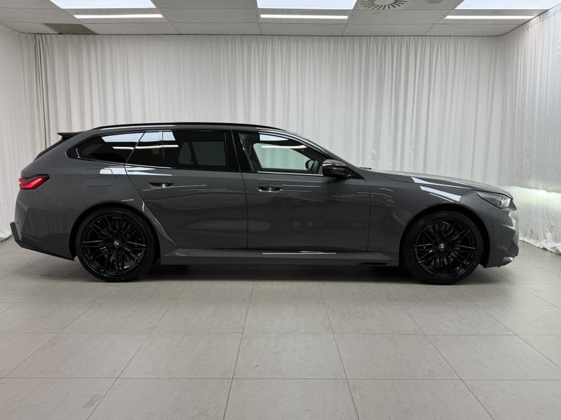 2025 BMW M5 M5 Touring image 2