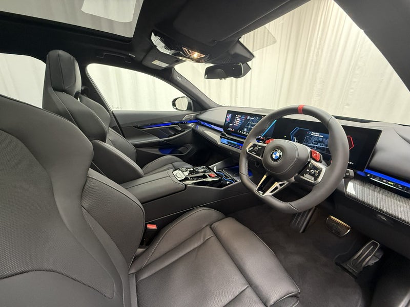 2025 BMW M5 M5 Touring image 4