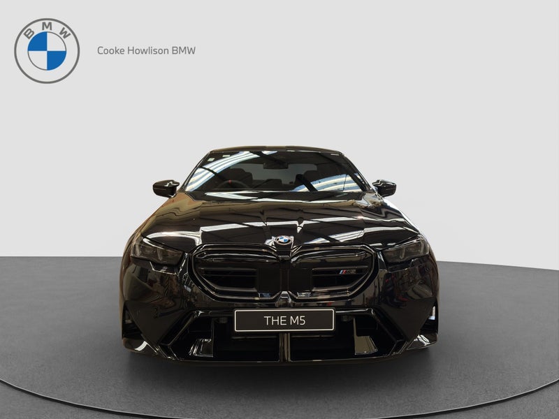 2025 BMW M5 PHEV image 2