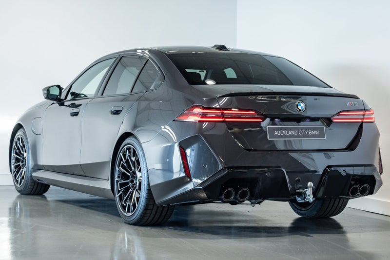 2025 BMW M5 Sedan image 3