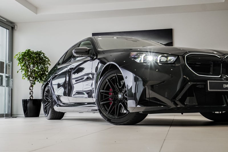 2025 BMW M5 Sedan image 2