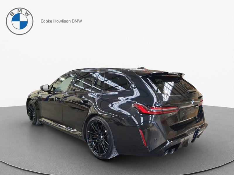 2025 BMW M5 Touring image 5