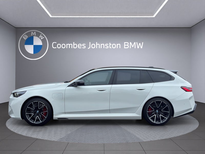 2025 BMW M5 Touring xDrive PHEV image 3