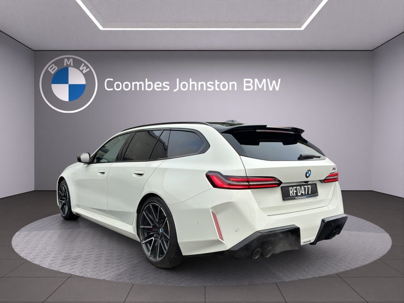 2025 BMW M5 Touring xDrive PHEV image 4