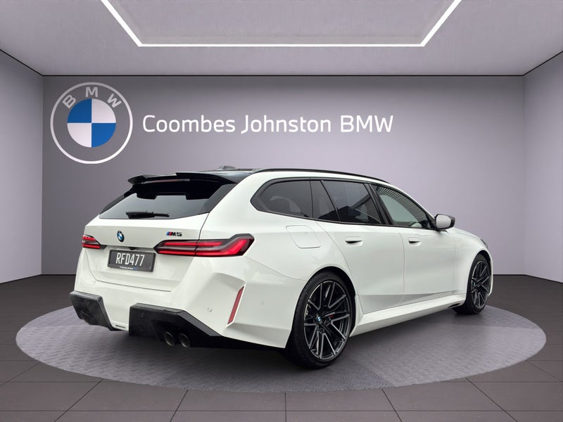 2025 BMW M5 Touring xDrive PHEV image 5
