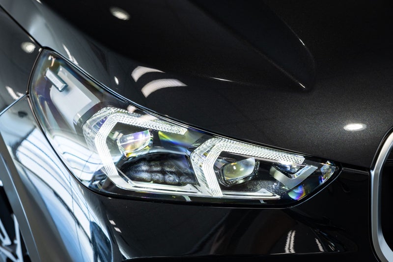 2025 BMW X1 18i sDrive with Innovations Package image 3