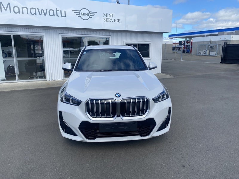2025 BMW X1 S Drive 18i - image 2