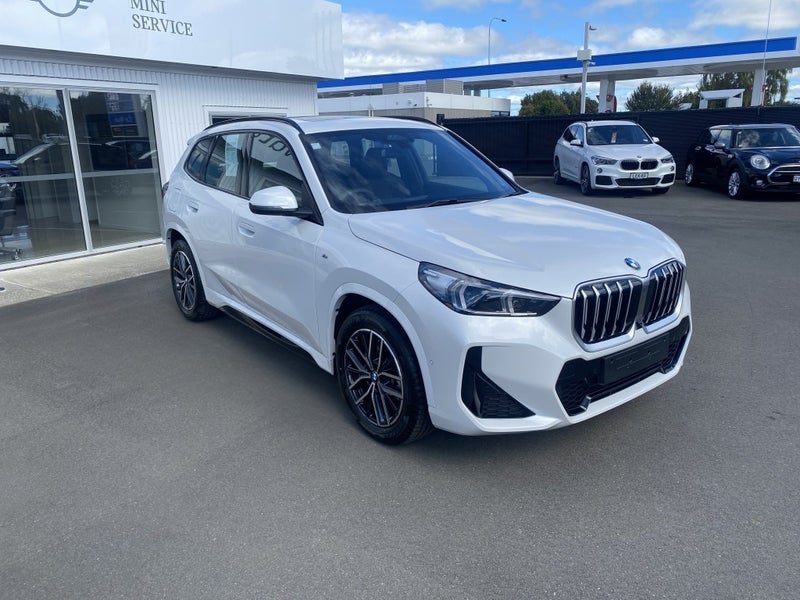 2025 BMW X1 S Drive 18i - image 3