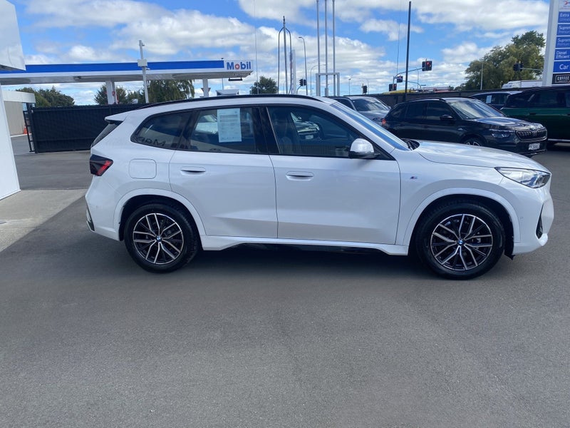 2025 BMW X1 S Drive 18i - image 4