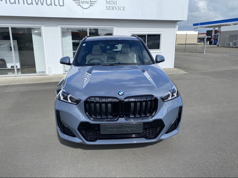 2025 BMW X1 S Drive 18i - image 2